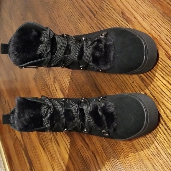 J/Slides NYC leather and faux fur boots - Picture 4 of 11
